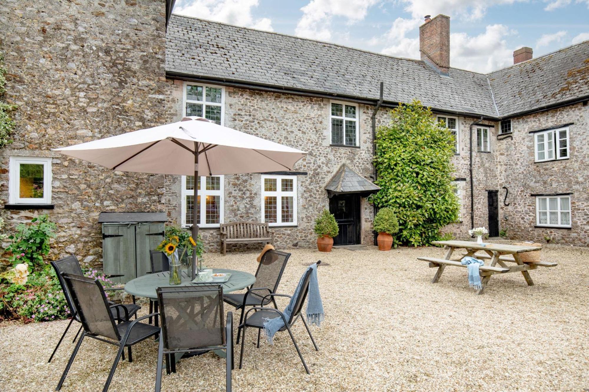 Sutton Barton Farmhouse โฮนิทัน ภายนอก รูปภาพ